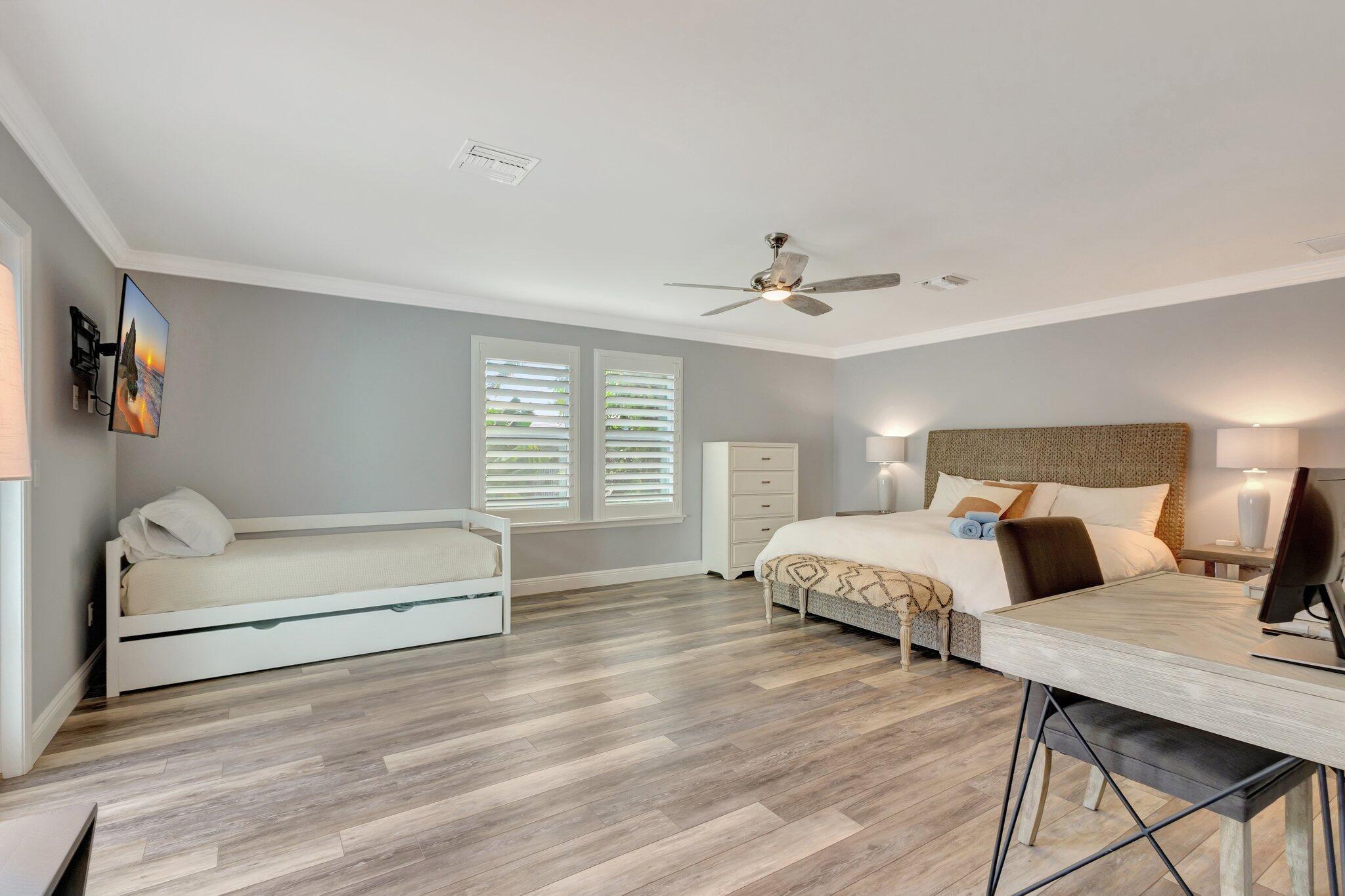 LITTLE VILLAGE UNREC - Residential