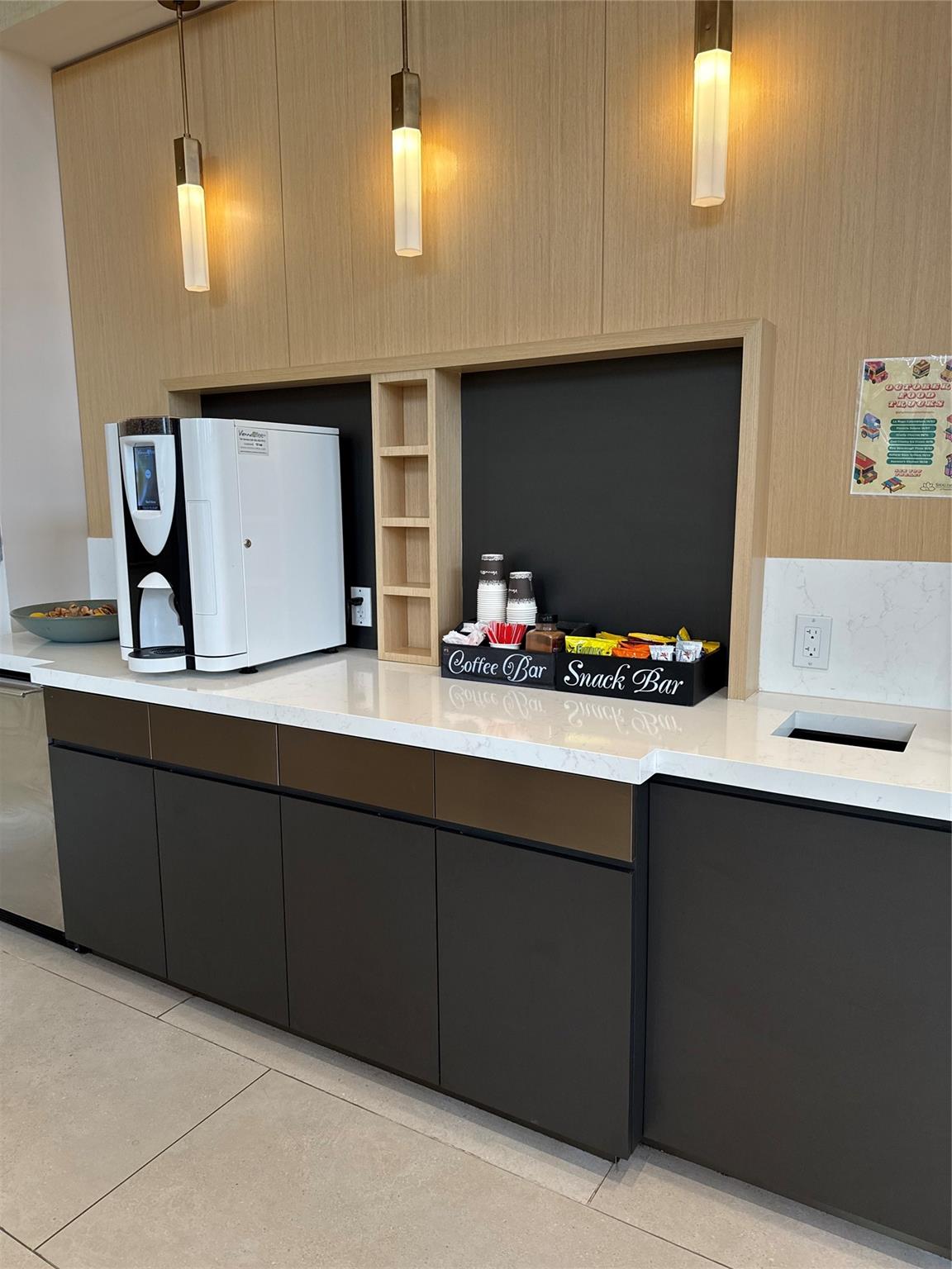 American Express Tr 82-35 - Residential Lease