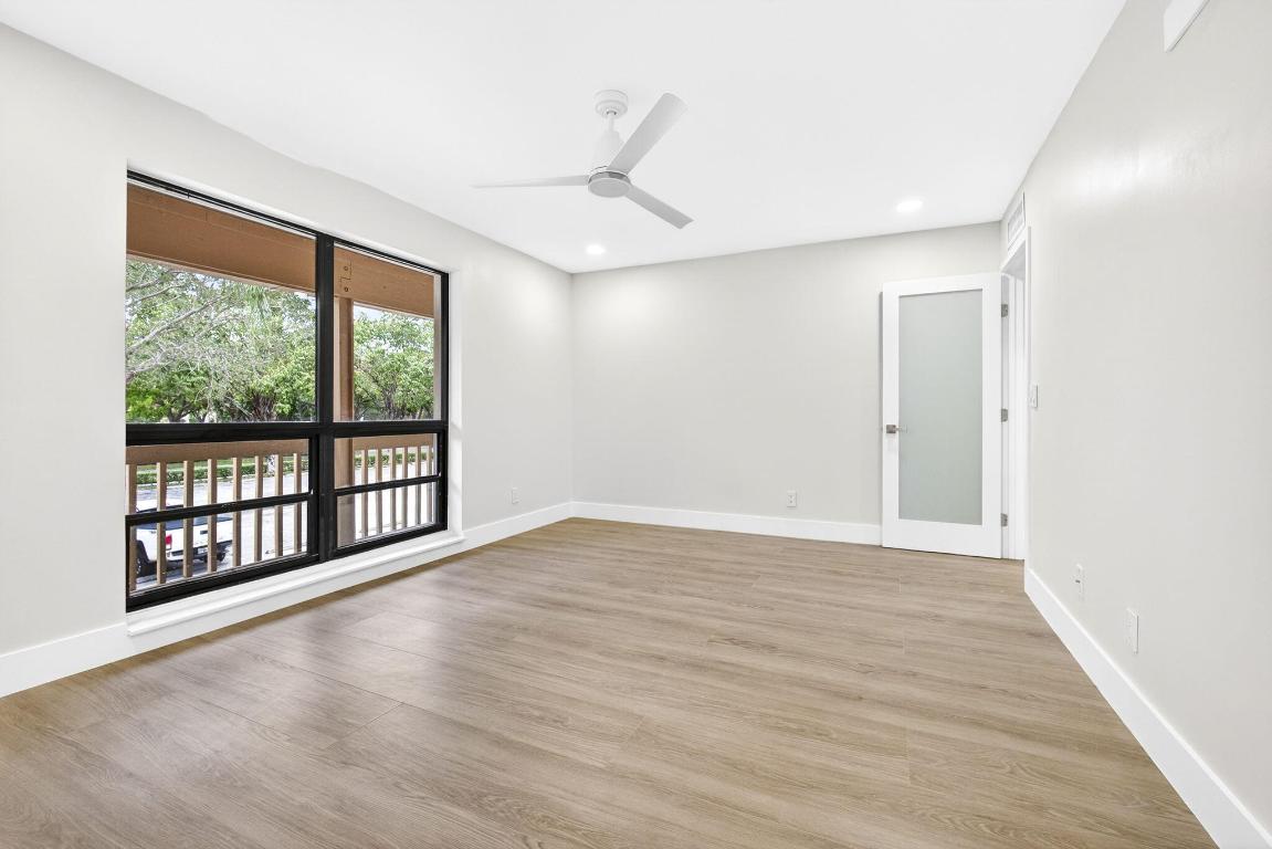 GOLF VILLAS COND AT PGA NATIONAL DECL FILED 10-22- - Residential