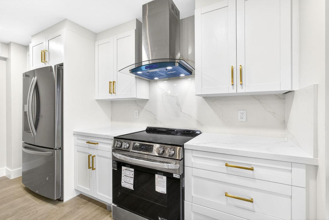 GOLF VILLAS COND AT PGA NATIONAL DECL FILED 10-22- - Residential