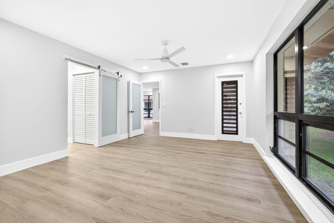 GOLF VILLAS COND AT PGA NATIONAL DECL FILED 10-22- - Residential