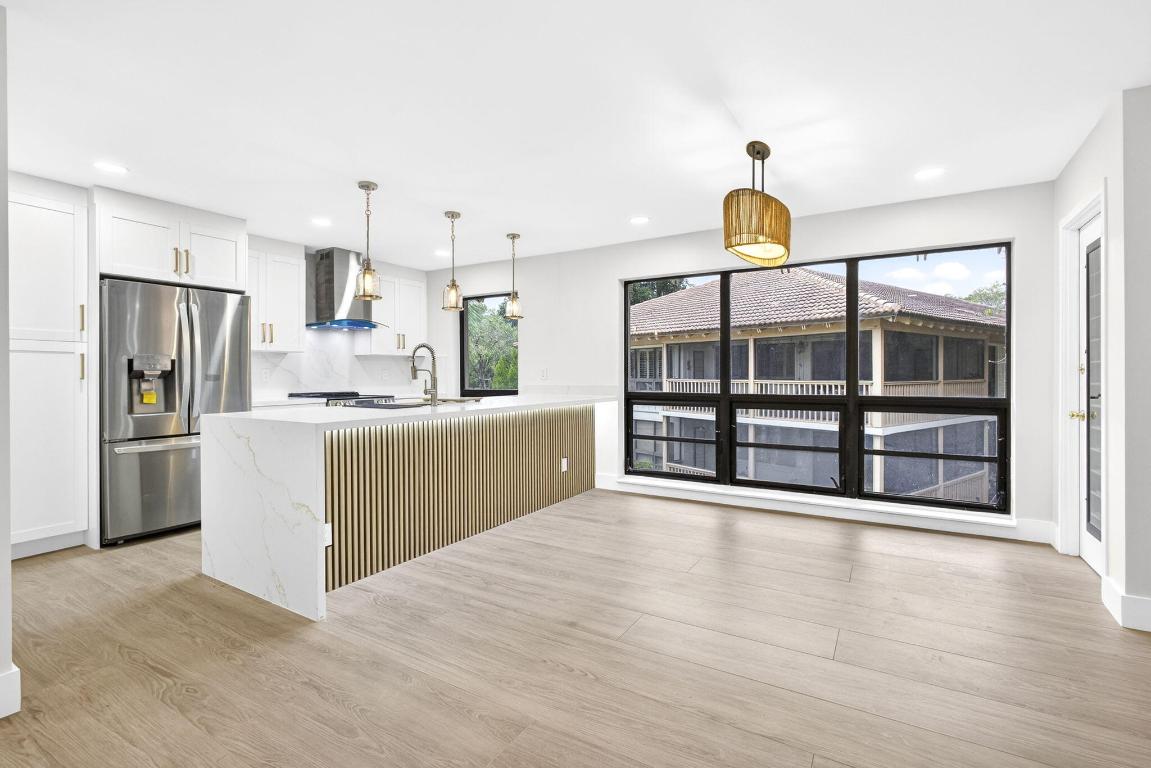 GOLF VILLAS COND AT PGA NATIONAL DECL FILED 10-22- - Residential