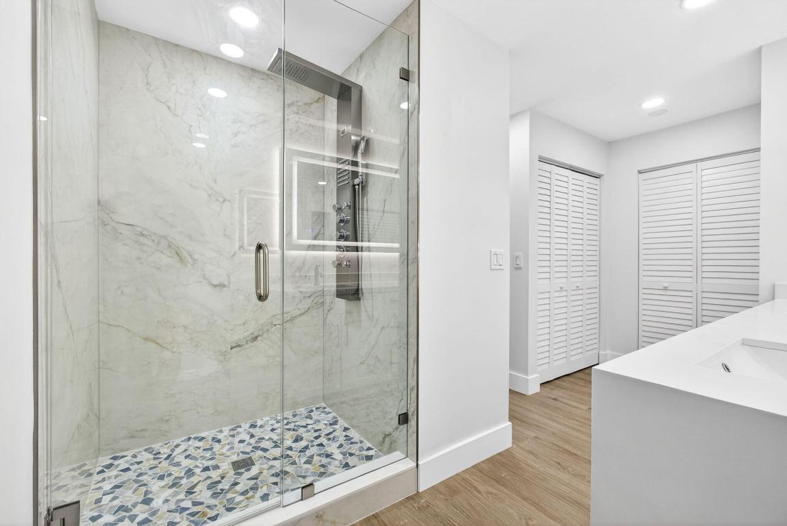 GOLF VILLAS COND AT PGA NATIONAL DECL FILED 10-22- - Residential