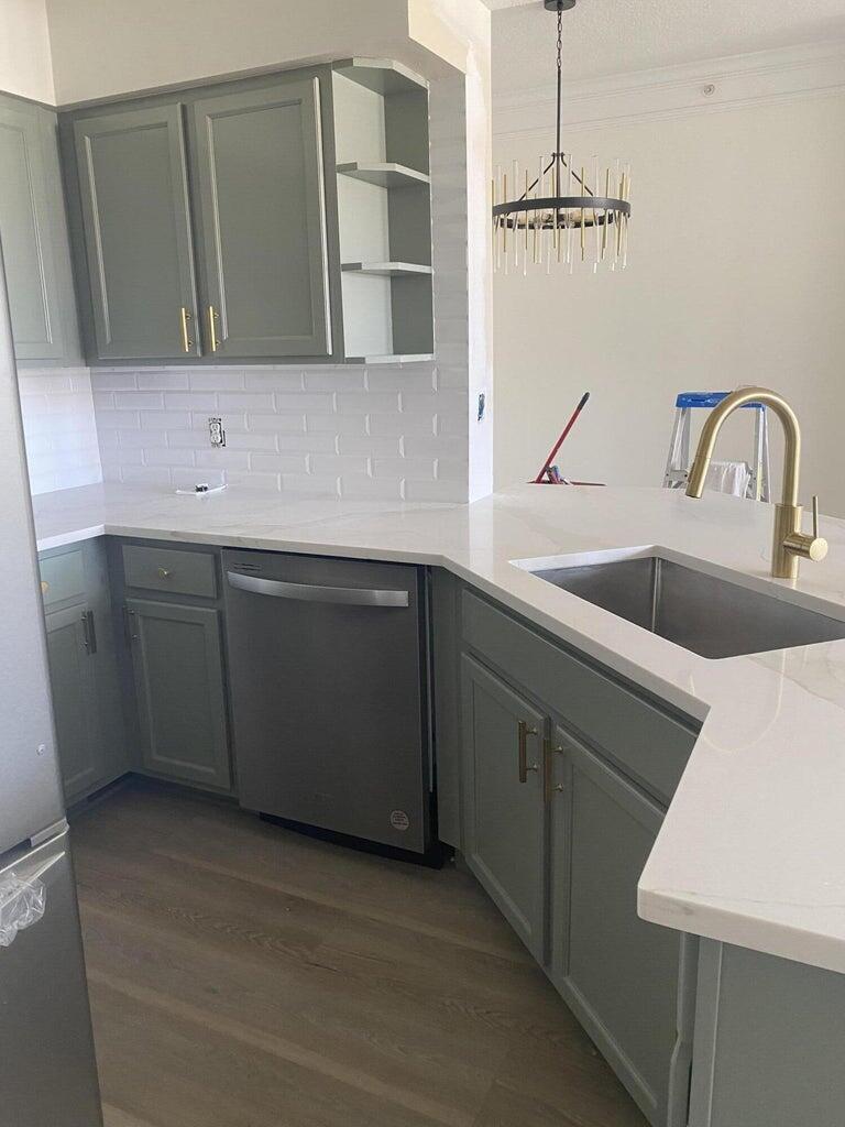 MEZZANO CONDO - Residential