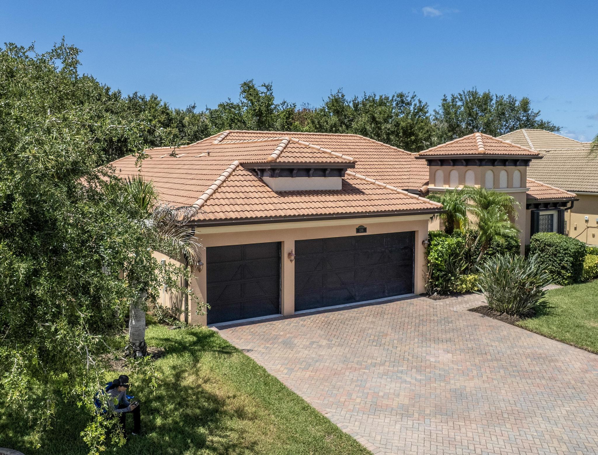 2295 NW Diamond Creek Way