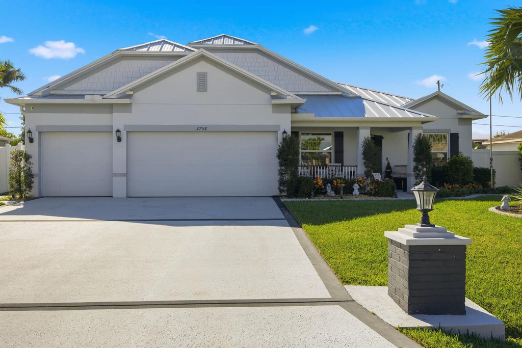 Photo of 2758 SW Onaway Avenue, Port Saint Lucie, FL 34987 (MLS # R11144451)