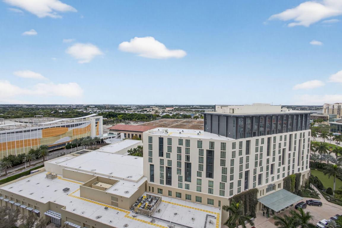 CITYPLACE SOUTH TOWER CONDO - Residential