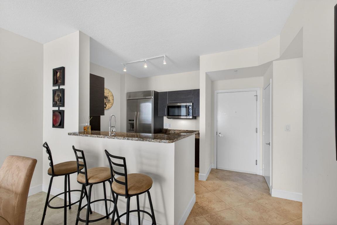 CITYPLACE SOUTH TOWER CONDO - Residential