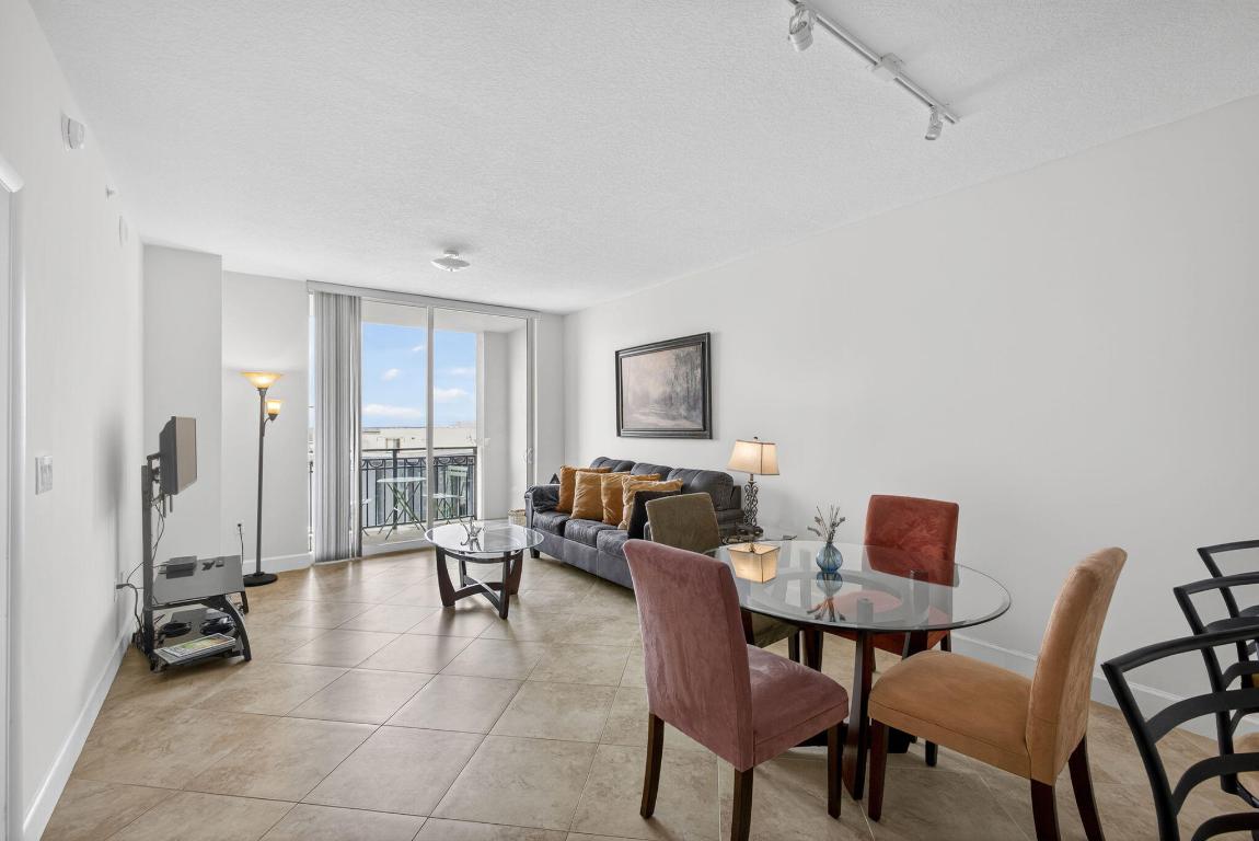 CITYPLACE SOUTH TOWER CONDO - Residential