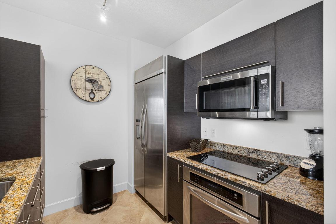 CITYPLACE SOUTH TOWER CONDO - Residential