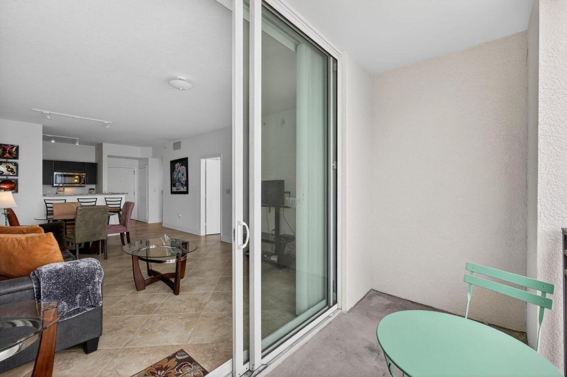 CITYPLACE SOUTH TOWER CONDO - Residential