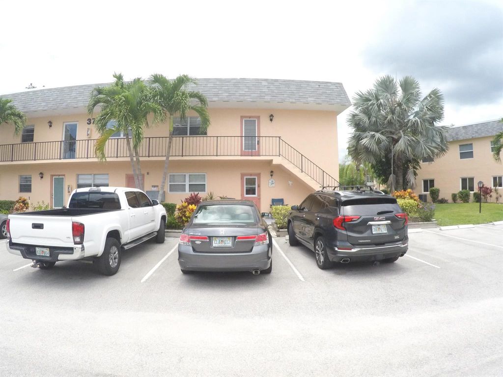 Photo of 2950 SE Ocean Boulevard #37-6, Stuart, FL 34996 (MLS # R10896465)