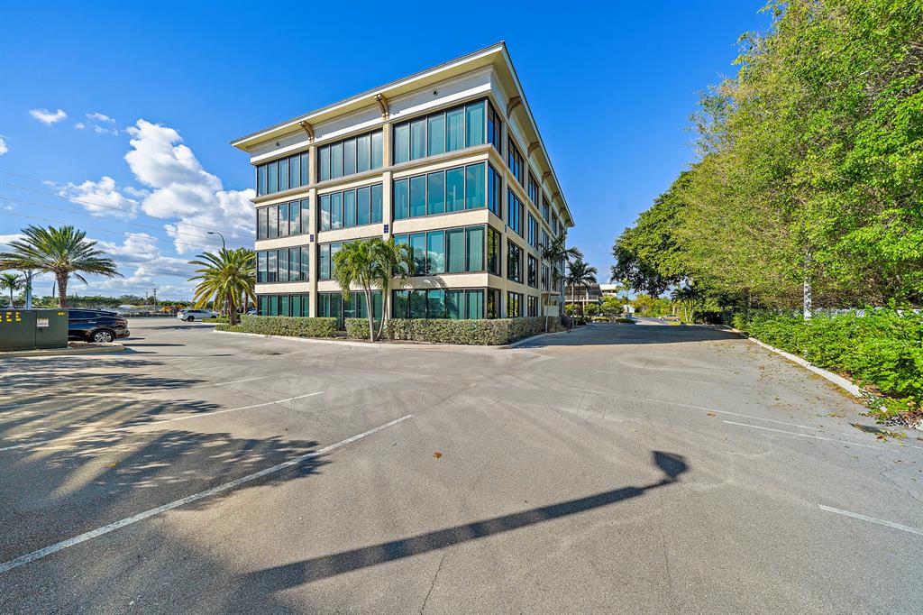 YACHT CLUB ADD TO VILLAGE - Commercial Sale