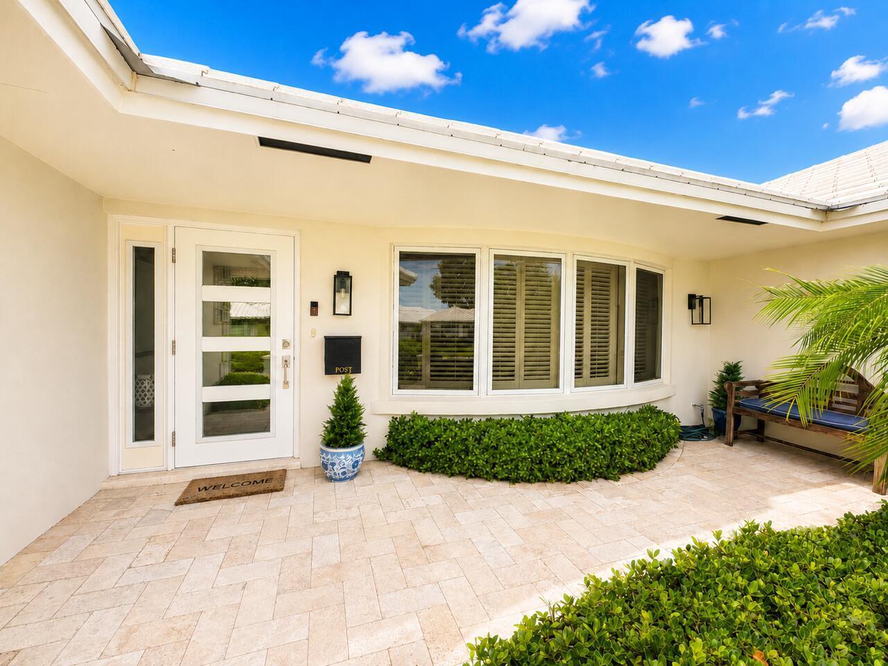 1111 SW Pepperridge Terrace