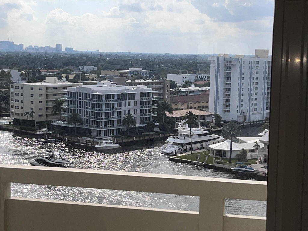 Coral Ridge Towers North - Residential