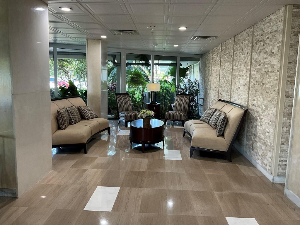 Coral Ridge Towers North - Residential