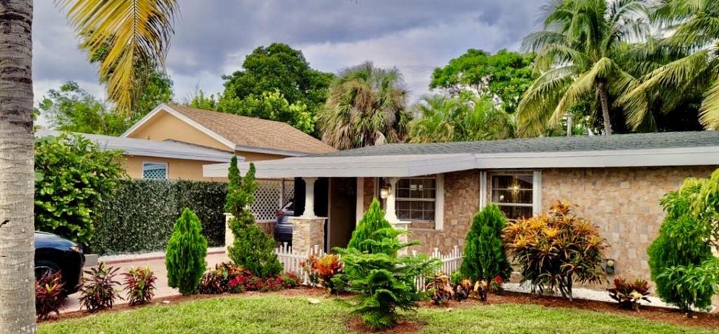 Photo of 355 Jeffery Street, Boca Raton, FL 33487 (MLS # R10759511)