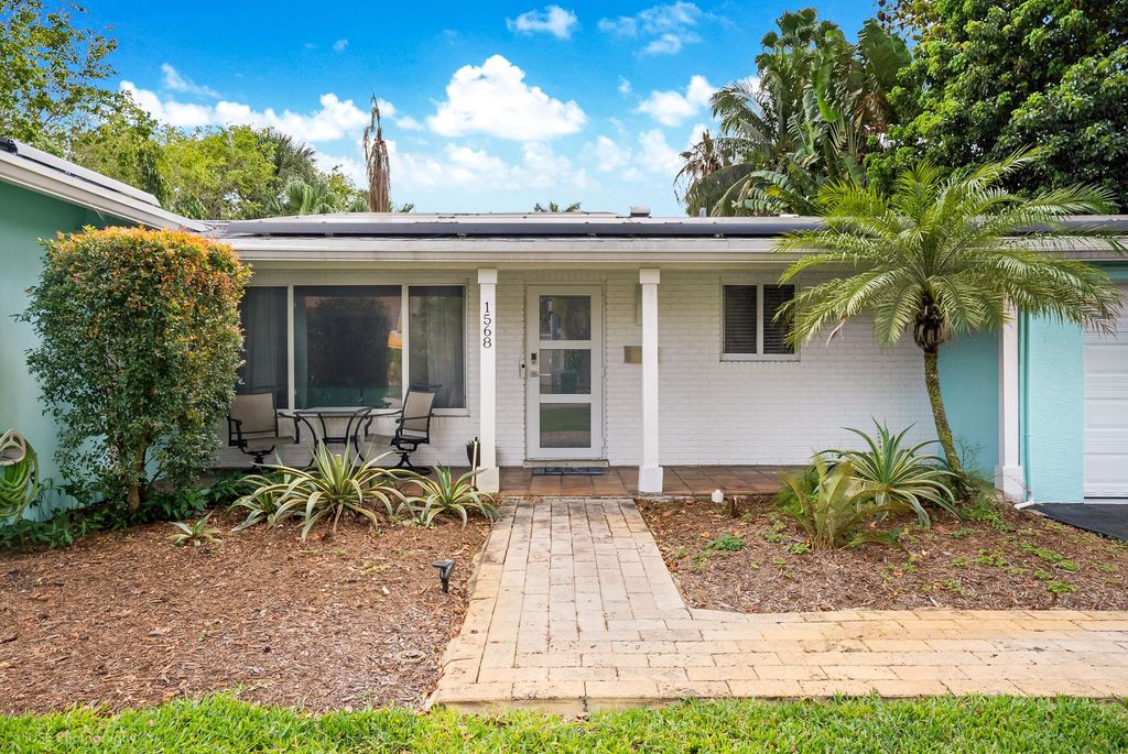 Photo of 1568 NE 39th Street, Oakland Park, FL 33334 (MLS # B26004878)