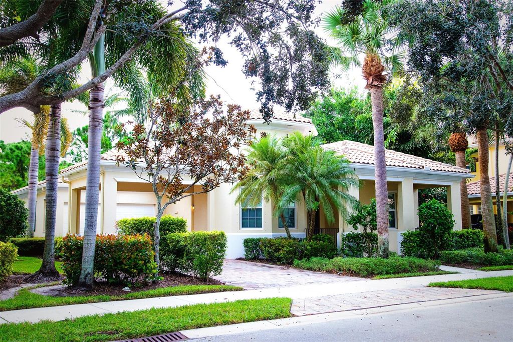 Photo of 123 Florence Dr, Jupiter, FL 33458 (MLS # F10402231)