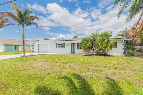 417 SE Verada Avenue Port St Lucie FL 34983