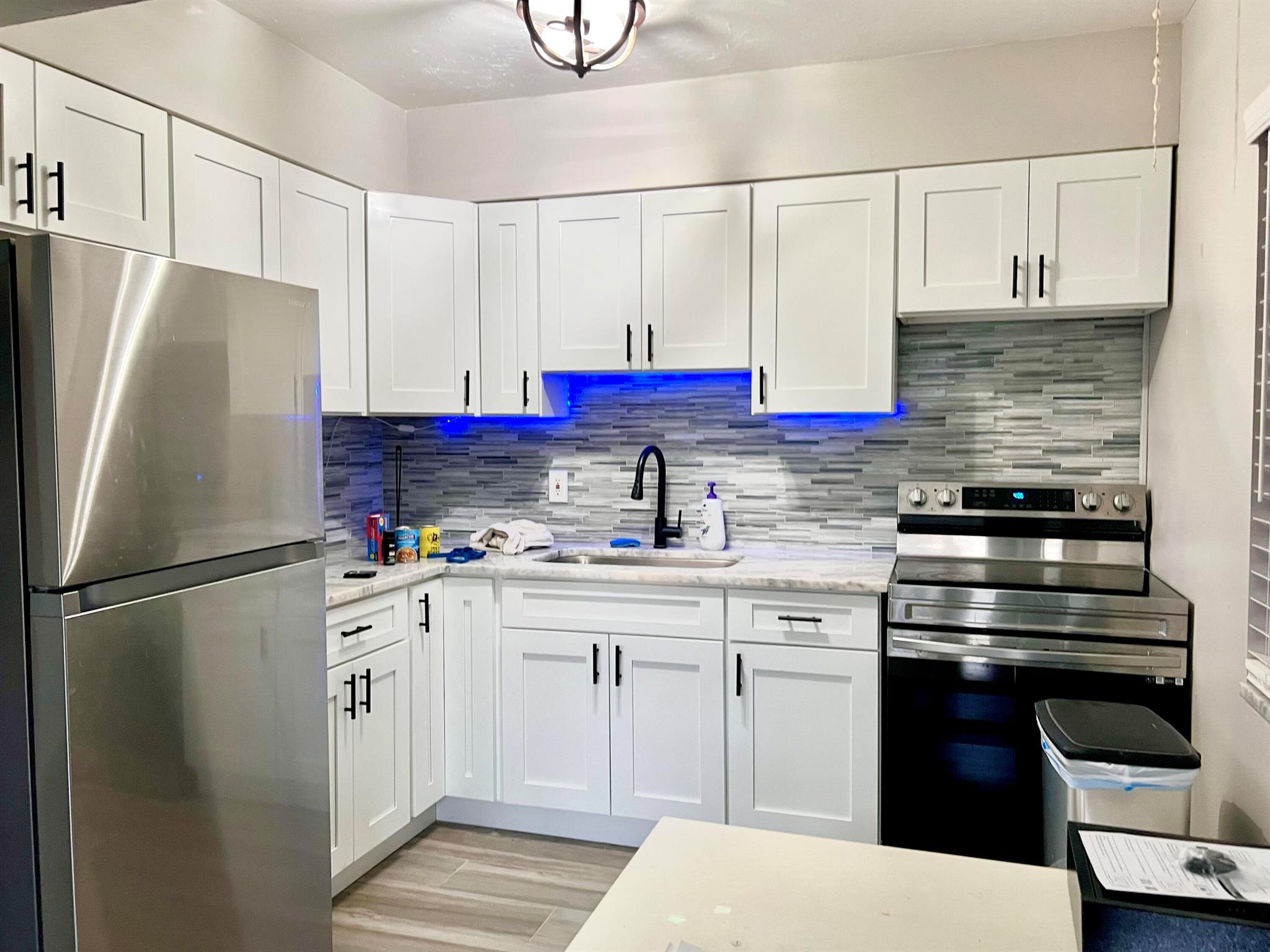 BLUE HERON PARK 1 - Residential Lease