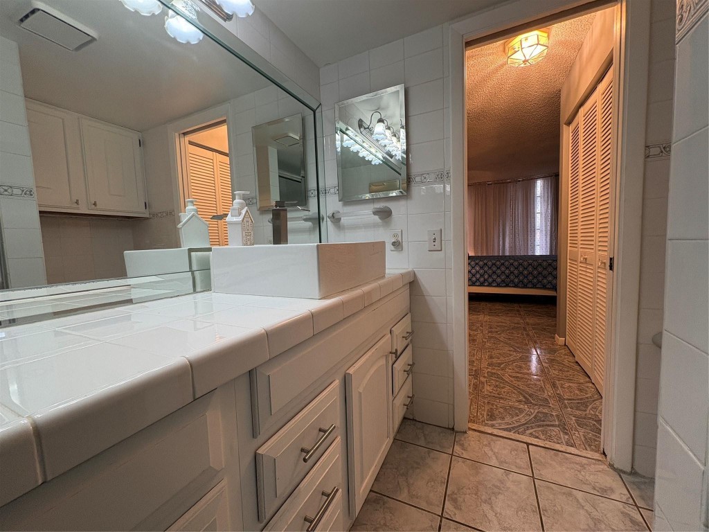 CORAL GATE VII - Residential