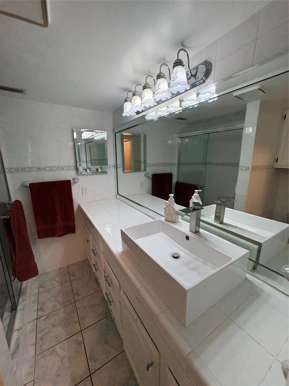 CORAL GATE VII - Residential