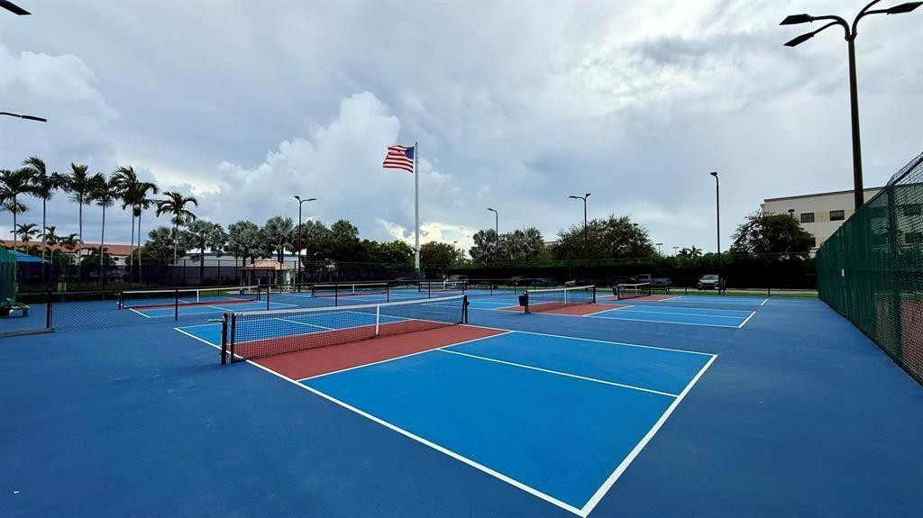 CORAL GATE VII - Residential