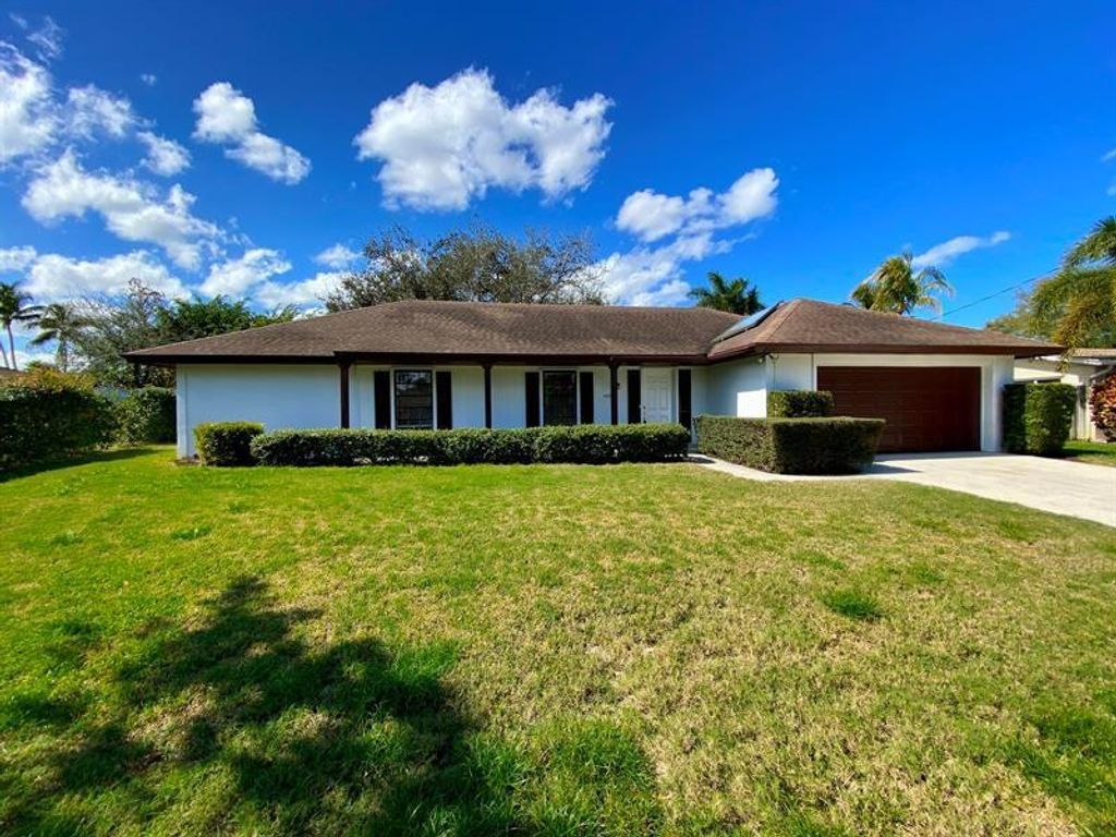 Photo of 14223 Leeward Way, Palm Beach Gardens, FL 33410 (MLS # F10388574)