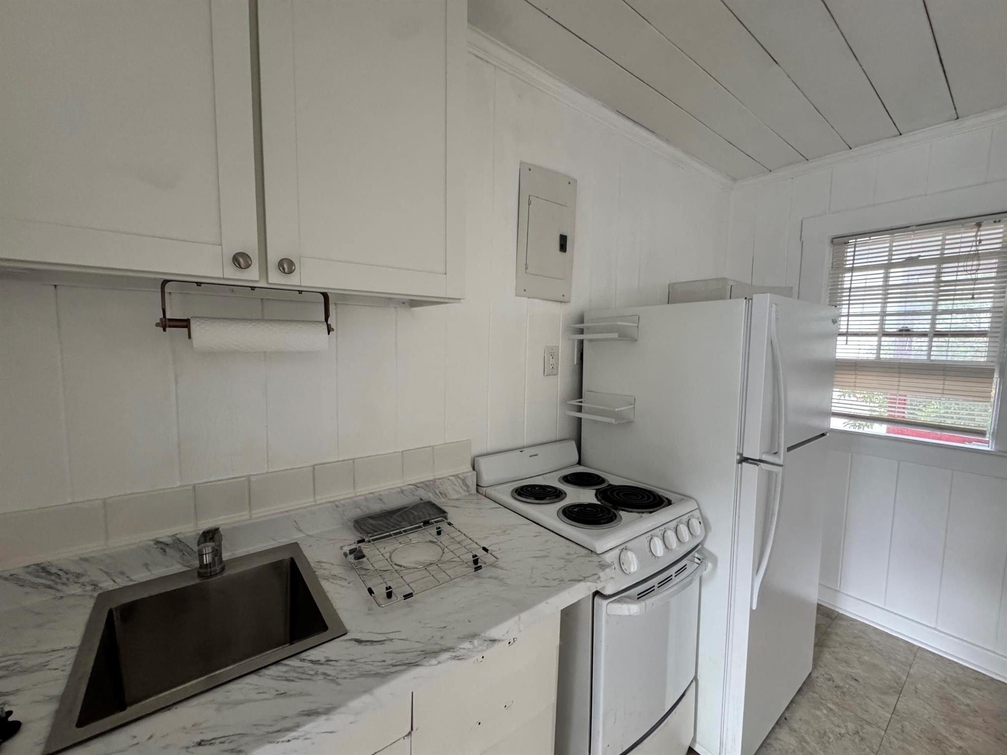 KELSEY CITY - Residential Lease