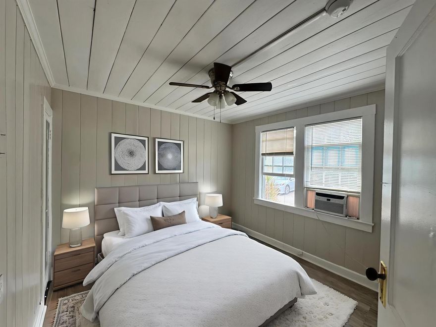 Cozy 1-bedroom apartment in a prime location near shops, dining, and local attractions. Just minutes from Kelsey Park and the Intracoastal, and a short drive to Lakeside Park's sandy beach and picnic spots. Central to both Downtown West Palm Beach and Downtown Palm Beach Gardens, with I-95, the Brightline Station, and PBI Airport all within 20 minutes. Shared laundry on-site and a relaxed, walkable neighborhood setting - perfect for easy South Florida living.