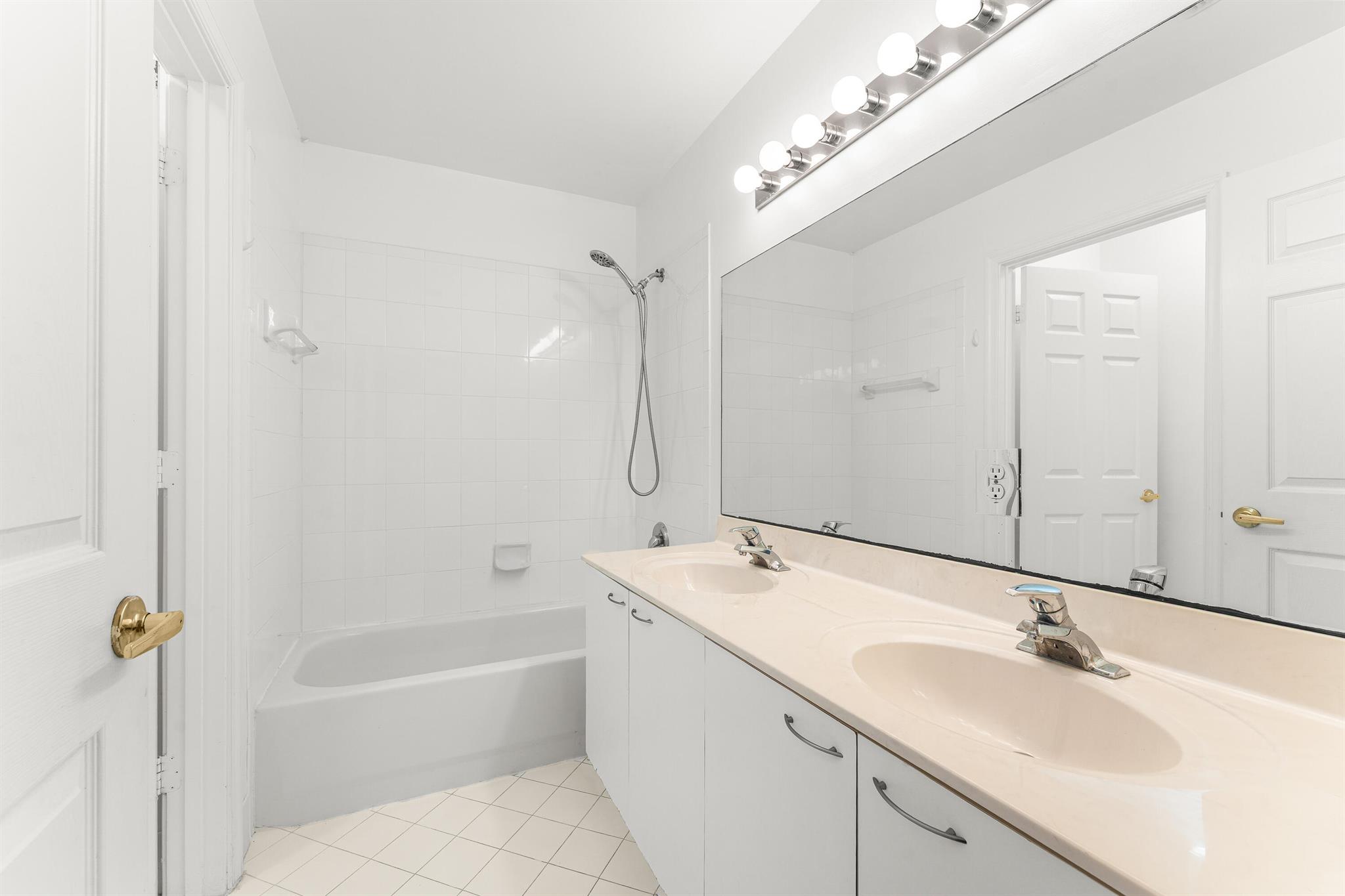 MADISON GREEN 1 - Residential Lease