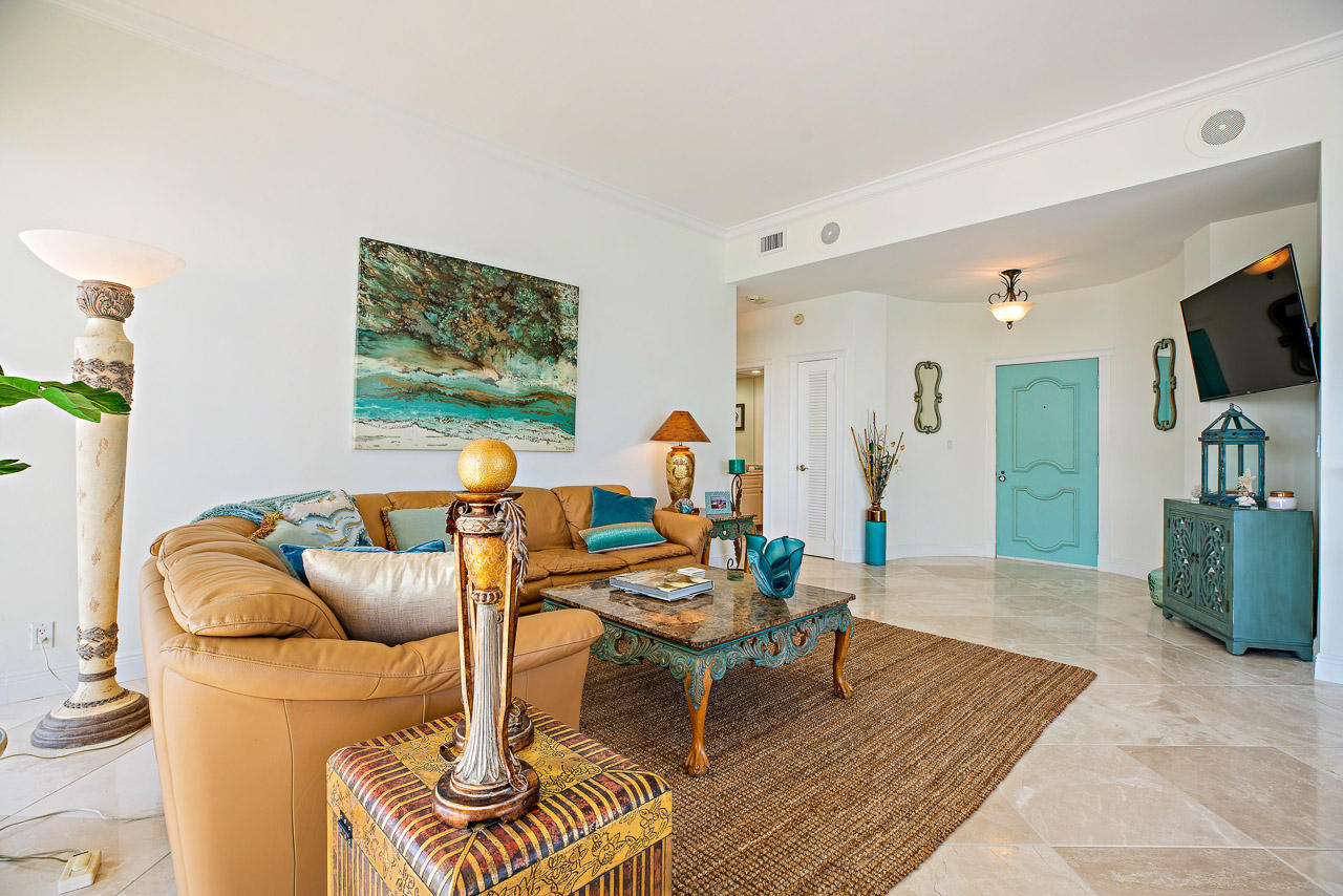 ISLAND HOUSE CONDO - Residential Lease