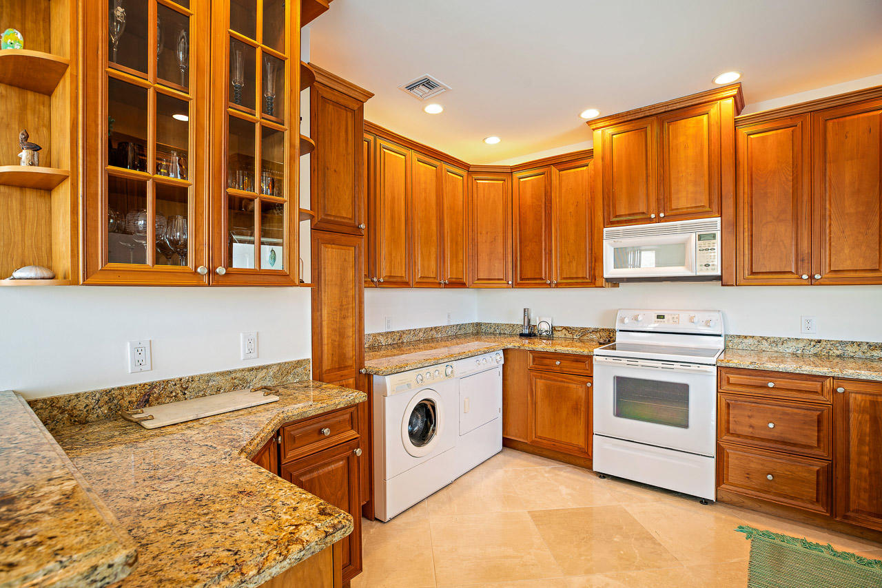 ISLAND HOUSE CONDO - Residential Lease