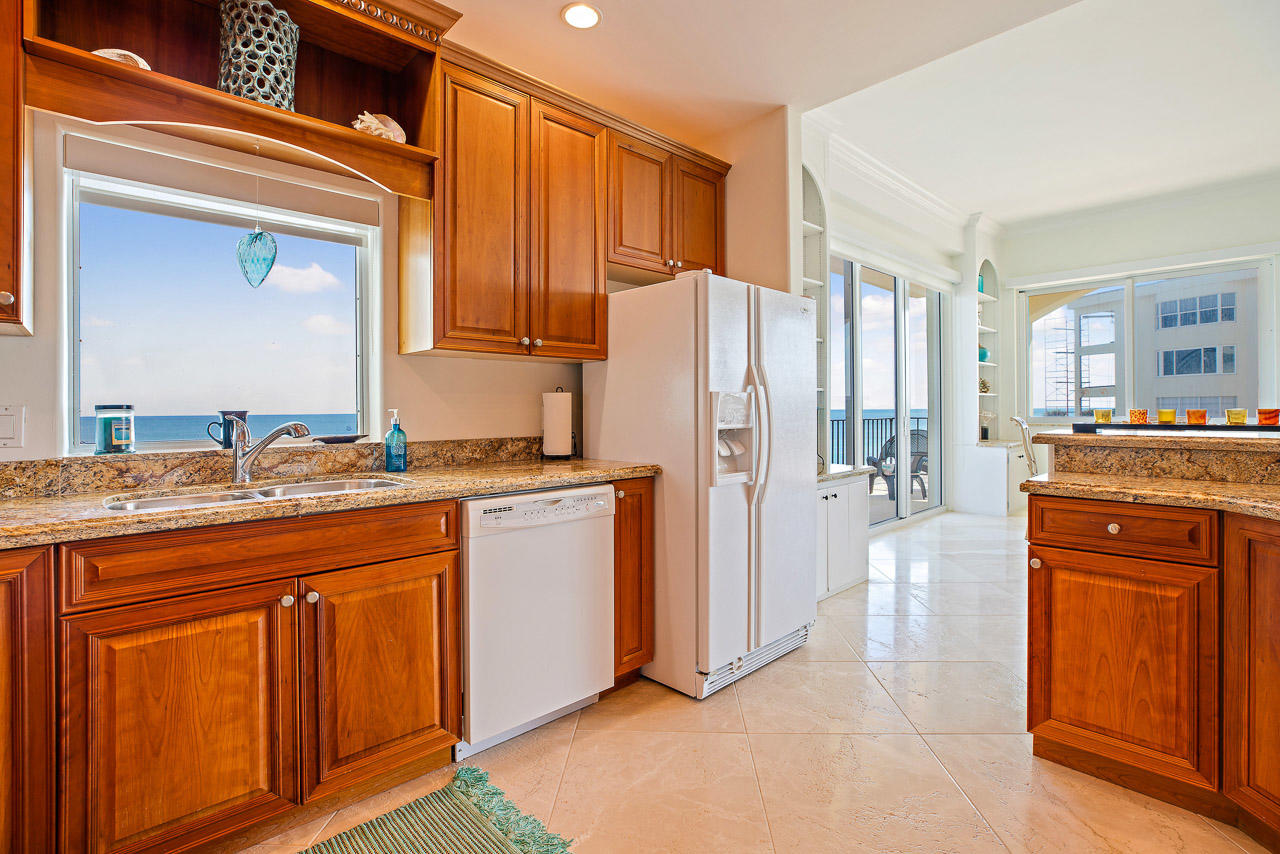 ISLAND HOUSE CONDO - Residential Lease