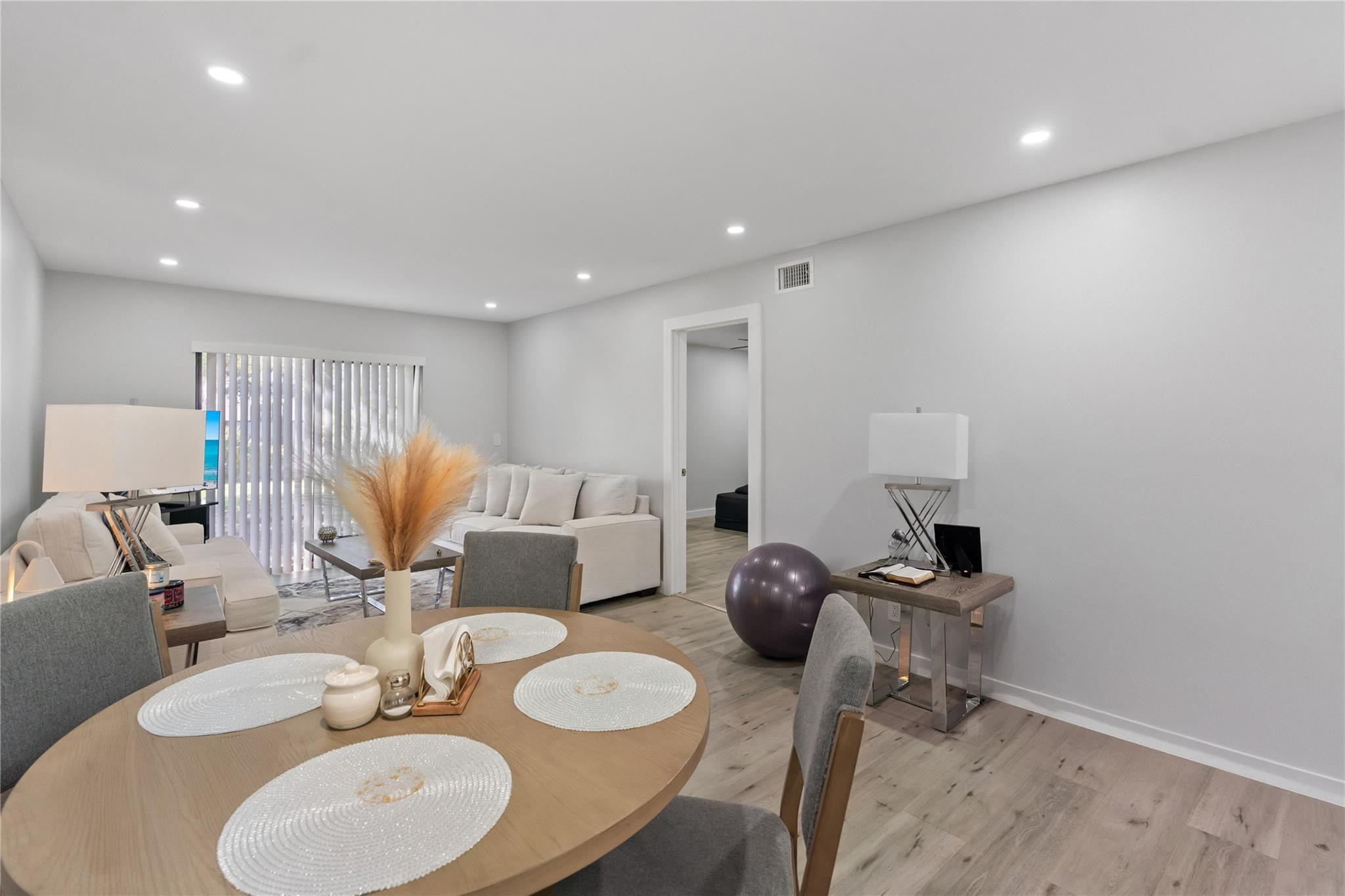 UNIVERSITY CLUB CONDO - Residential