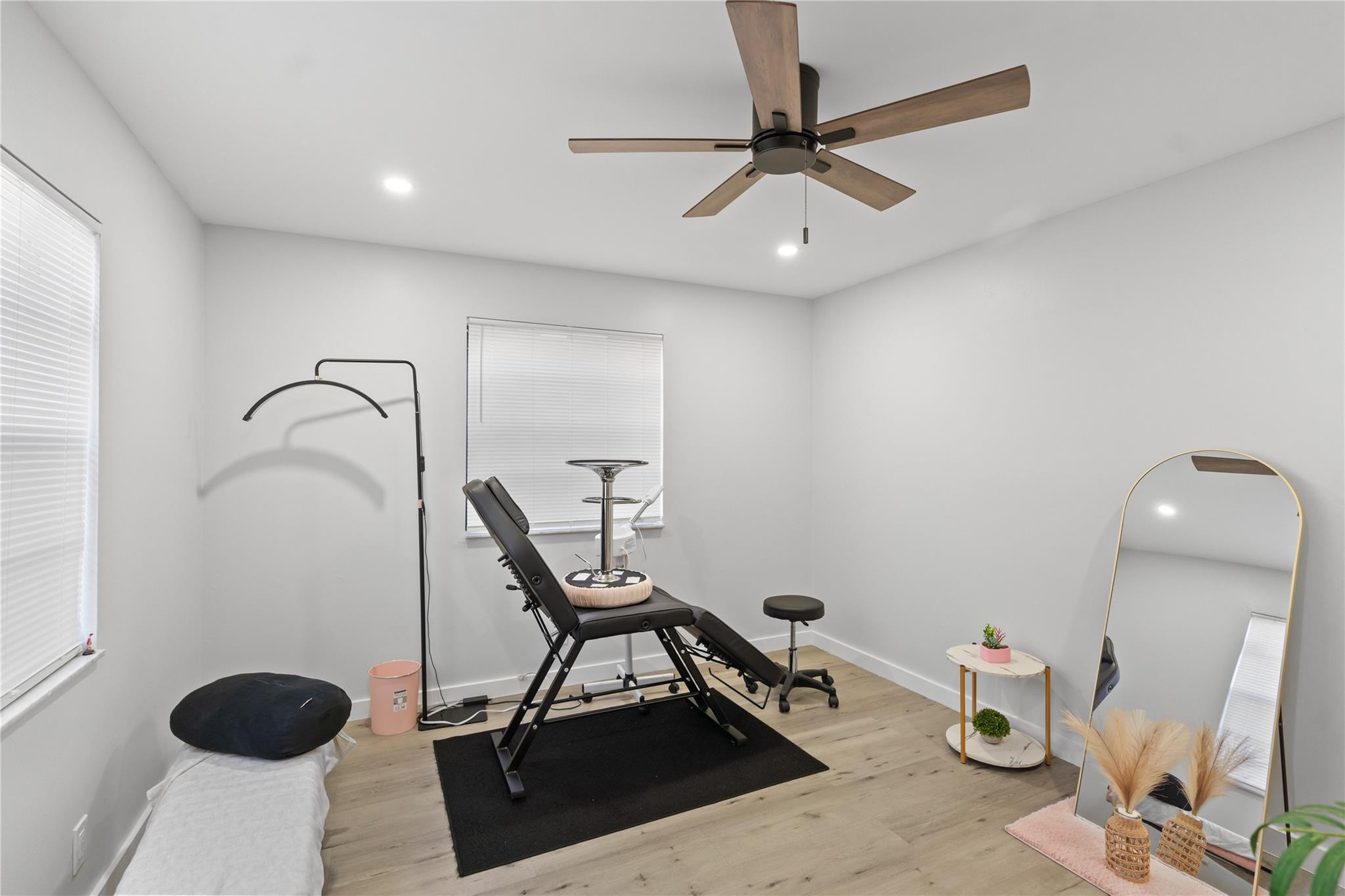 UNIVERSITY CLUB CONDO - Residential