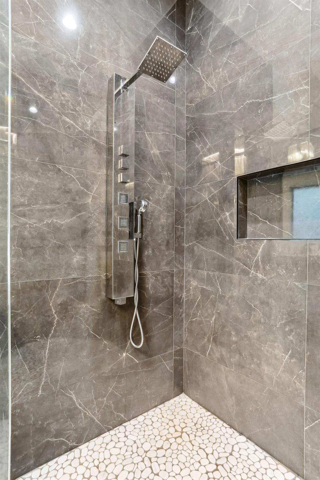 Seven Bridges - Residential