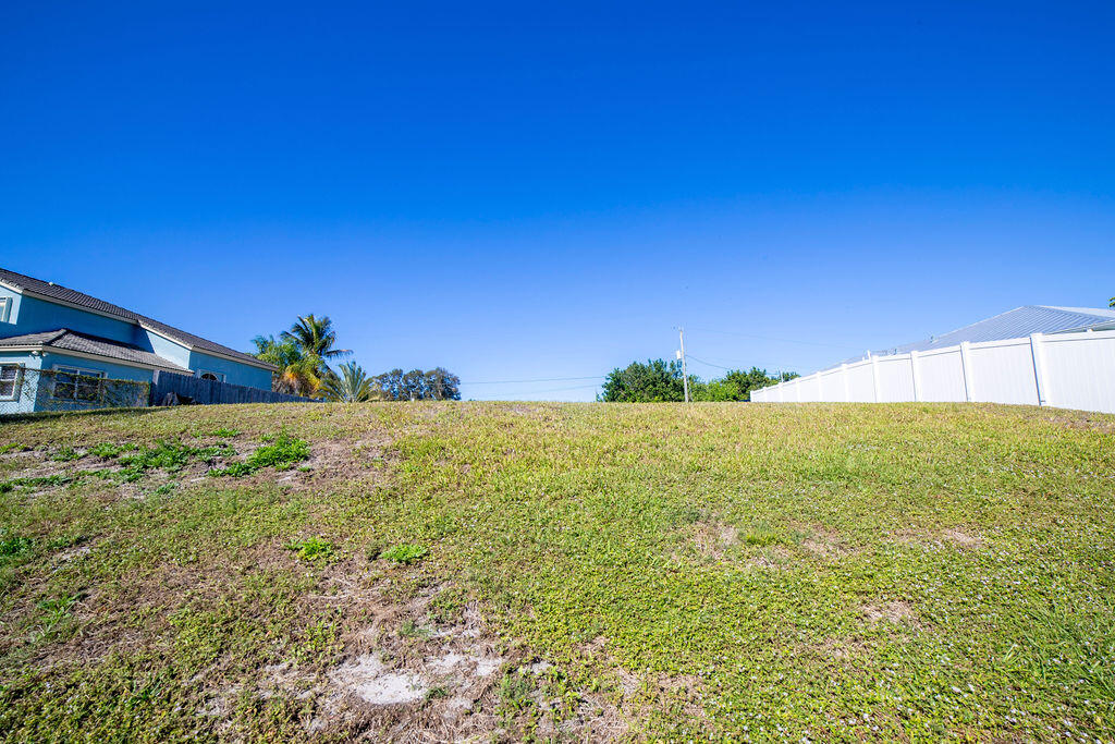 PORT ST LUCIE SECTION 26 - Land