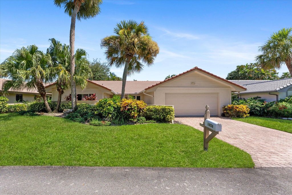 Photo of 6858 Villas Drive W, Boca Raton, FL 33433 (MLS # R11112070)