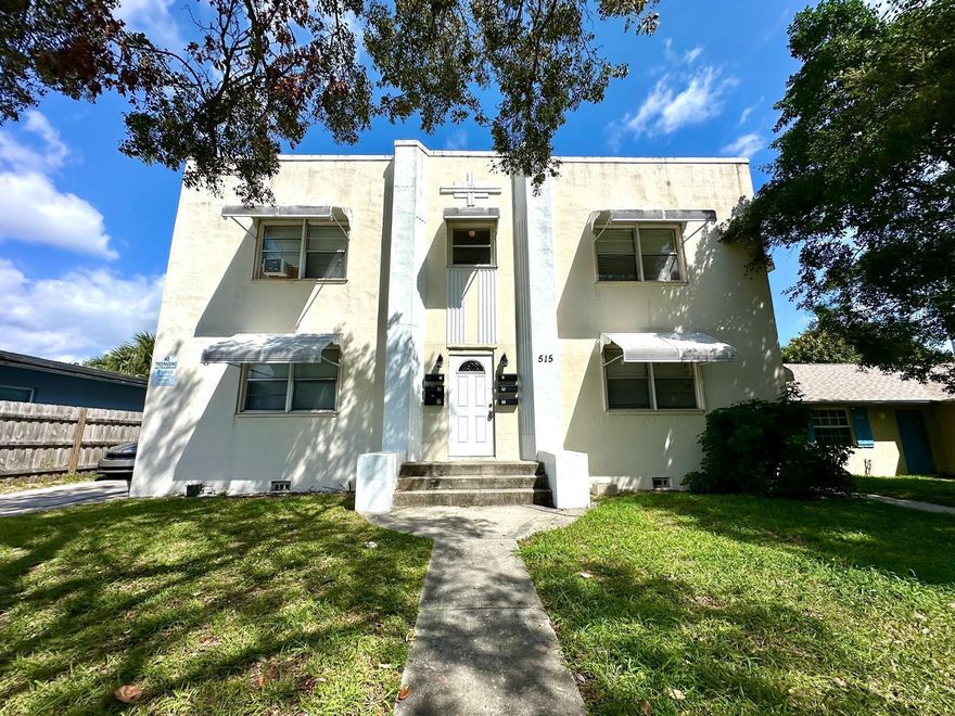 This beautifully maintained studio apartment offers the ideal blend of comfort and convenience, located just minutes from downtown West Palm Beach. Step into a bright and airy space featuring an open floor plan with plenty of natural light.