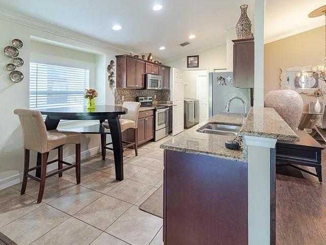 Palm Breezes Club - Residential