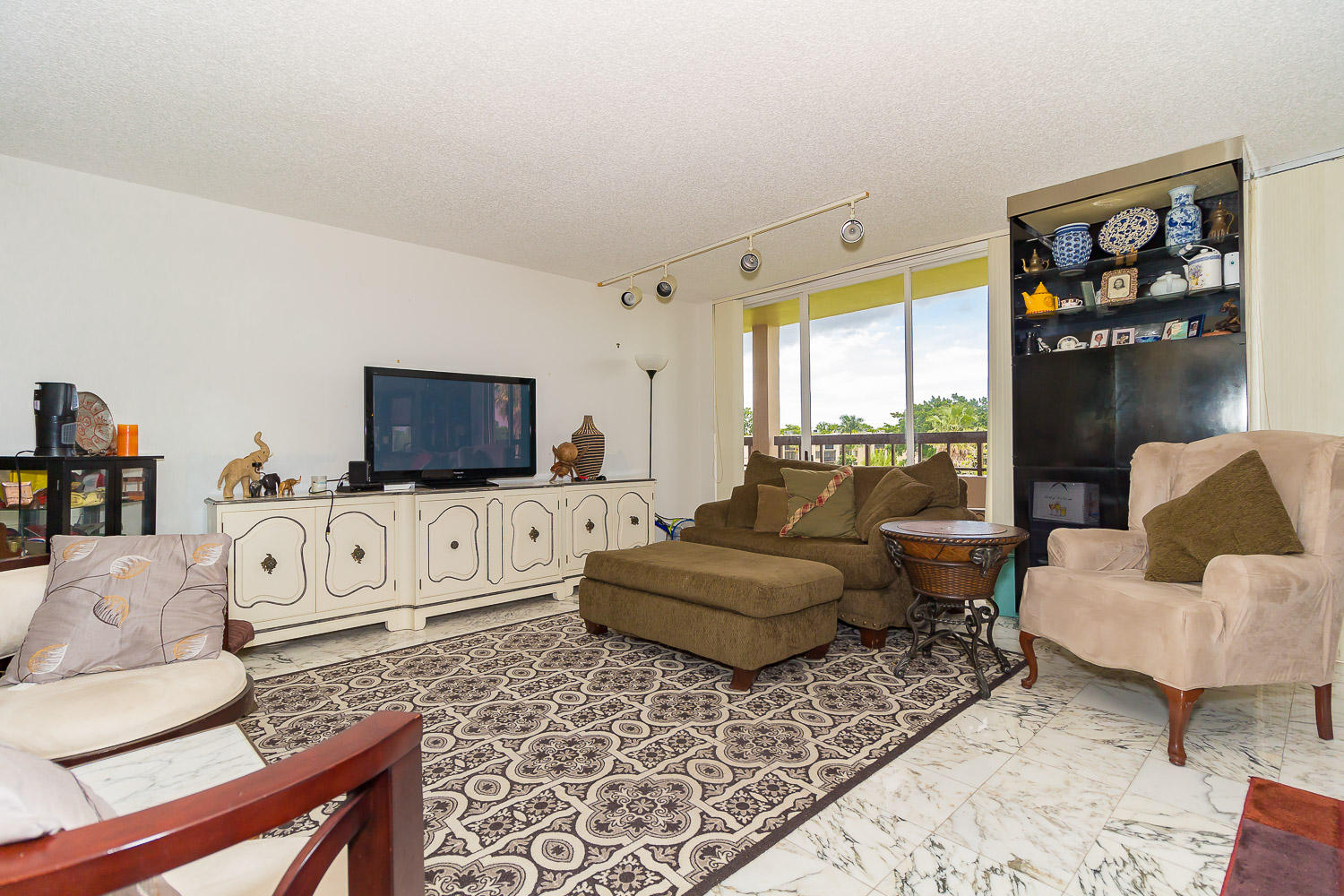 FOUNTAINS OF PALM BEACH CONDO 8 - Residential