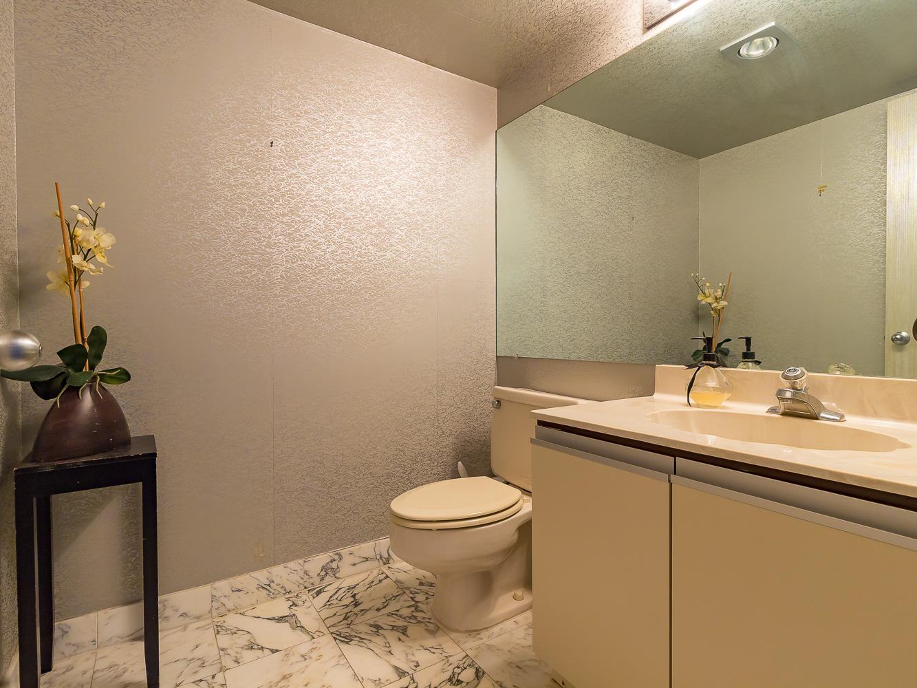 FOUNTAINS OF PALM BEACH CONDO 8 - Residential