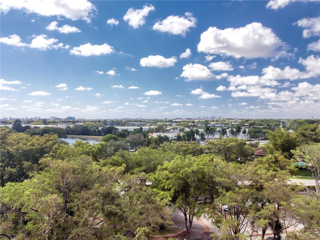Palm-Aire Country Club - Residential