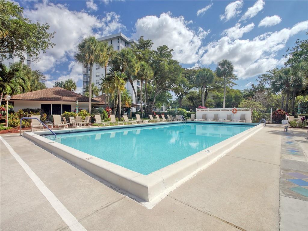 Palm-Aire Country Club - Residential