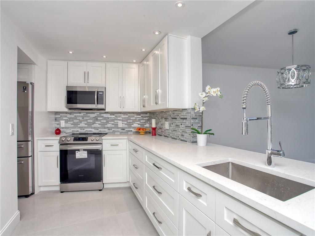 Palm-Aire Country Club - Residential