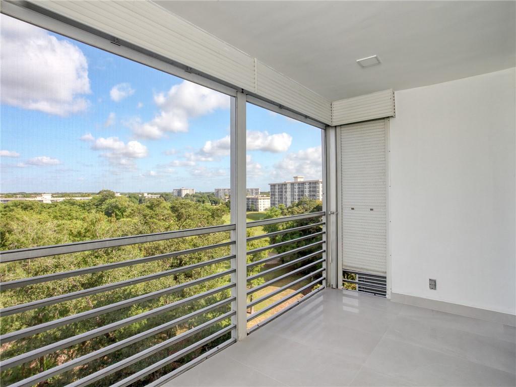 Palm-Aire Country Club - Residential