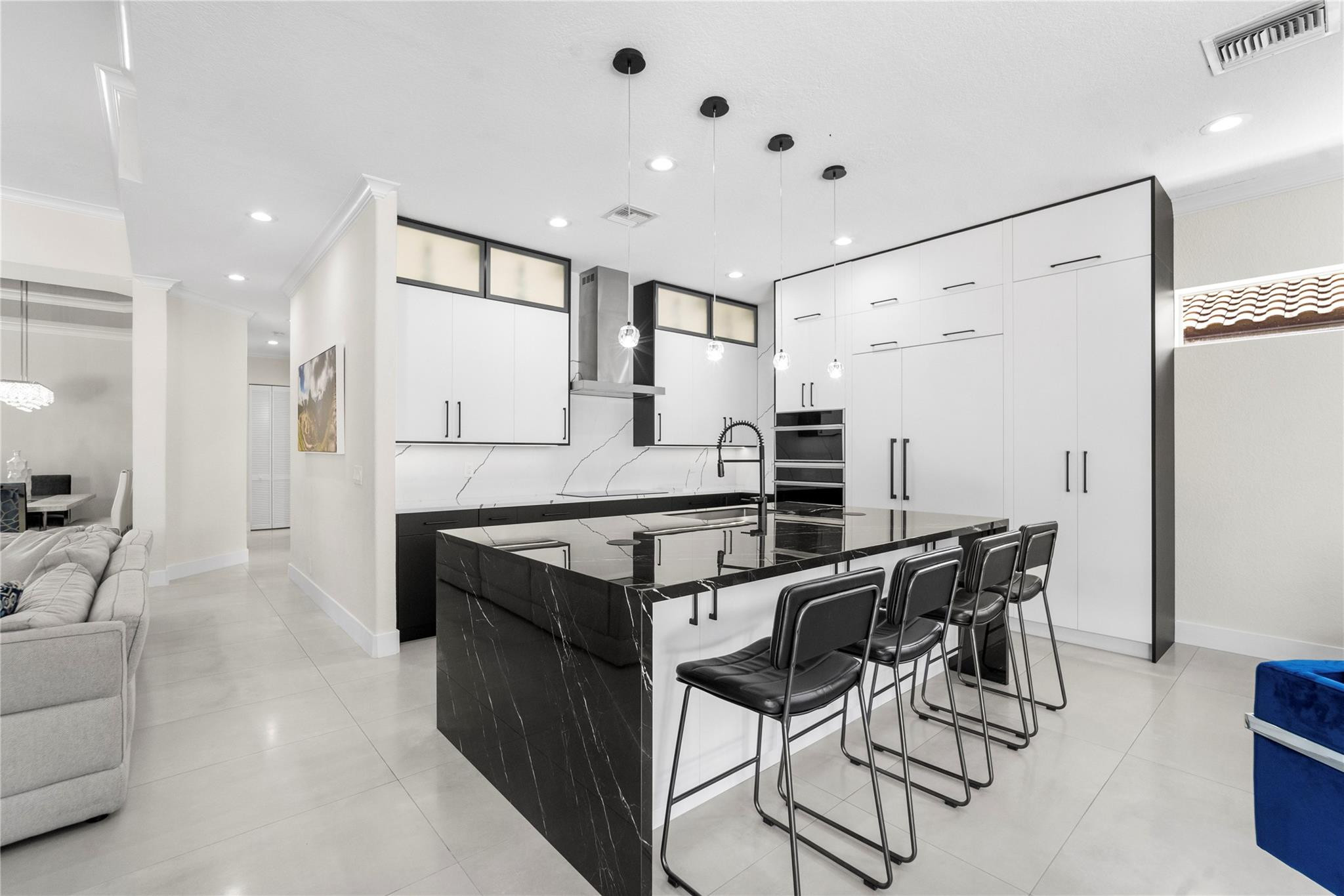 7119 NW 113th Avenue, Parkland, FL, 33076/$969,900 2 7119 NW 113th Avenue