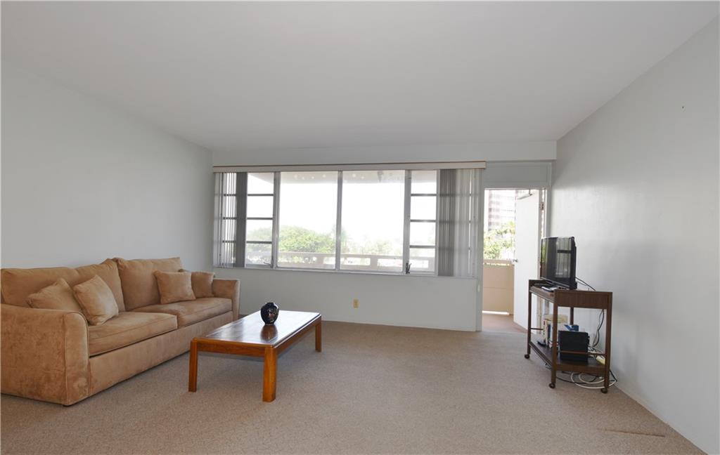 CORAL RIDGE TOWERS SOUTH - Residential
